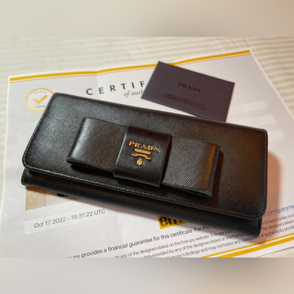 Prada Saffiano Leather Black Fiocco Wallet Bow, EUC 100% Authentic with COA